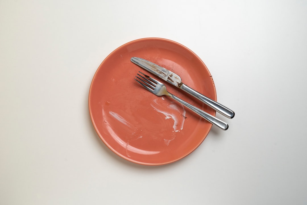 découvrez des solutions pratiques et élégantes pour le rangement de vos couverts. optimisez votre espace avec des organisateurs de tiroirs et des boîtes à couverts adaptés à tous les styles de cuisine.