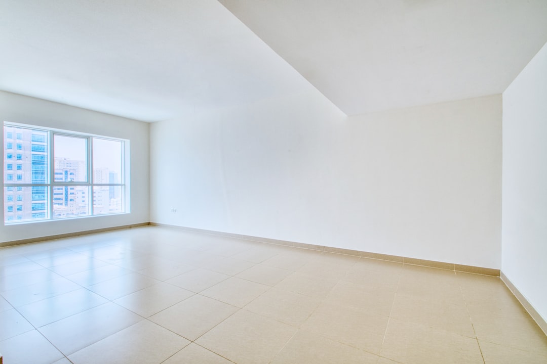redonnez vie à vos espaces avec notre service de rénovation de murs intérieurs : conseils, techniques professionnelles et finitions impeccables pour un intérieur moderne et accueillant.