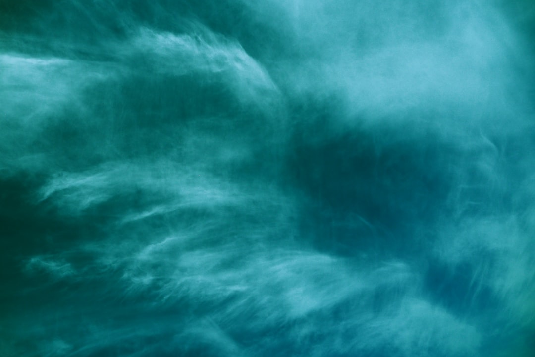 découvrez la couleur teal, un ton raffiné qui mélange le bleu et le vert, idéal pour la décoration, la mode et les designs modernes. explorez ses significations, ses associations et ses conseils d’utilisation.