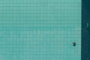 découvrez la couleur teal : une nuance élégante entre bleu et vert, idéale pour la décoration, la mode et le design. conseils, inspirations et significations du teal pour sublimer votre univers.