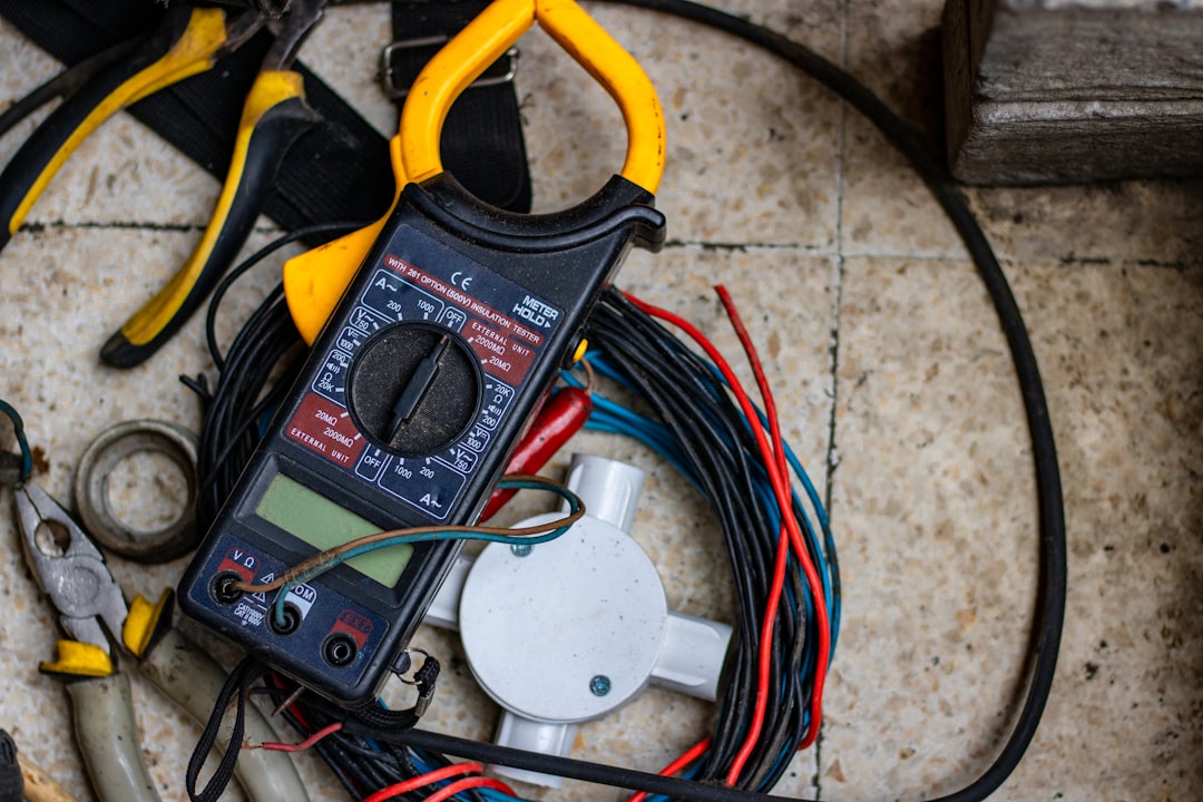 découvrez les bases du wiring : conseils, schémas et astuces pratiques pour réaliser vos installations électriques en toute sécurité.